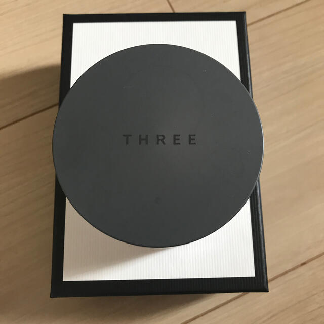 THREE(スリー)のTHREE ルースパウダー　01 コスメ/美容のベースメイク/化粧品(フェイスパウダー)の商品写真