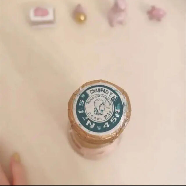 LADUREE(ラデュレ)のLADUREE  飾り用　roséシャンパン🍾 インテリア/住まい/日用品のインテリア小物(置物)の商品写真