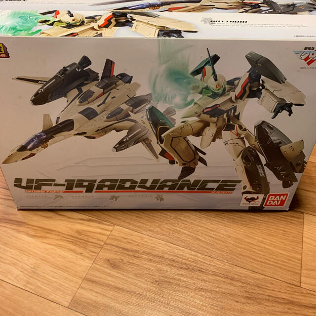 DX超合金 劇場版 マクロスF サヨナラノツバサ VF-19 ADVANCE