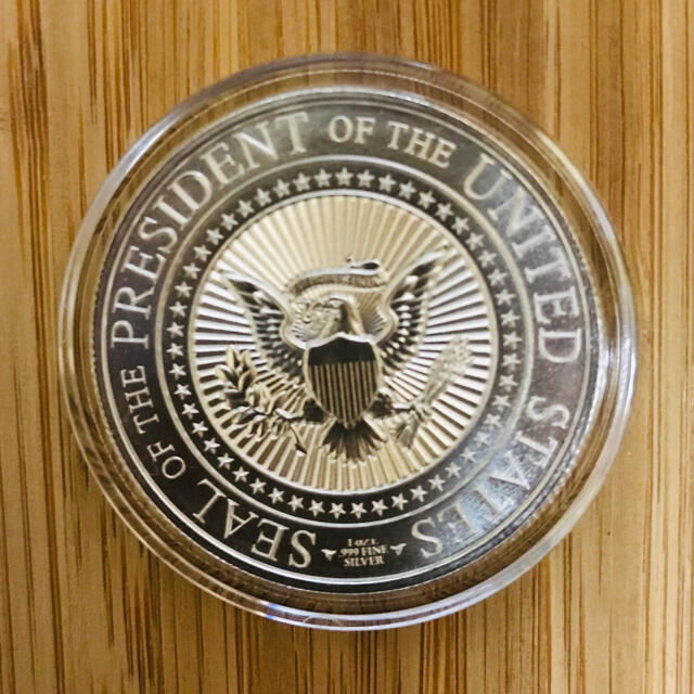 トランプ大統領 就任記念銀貨 1オンス 紋章 - 貨幣