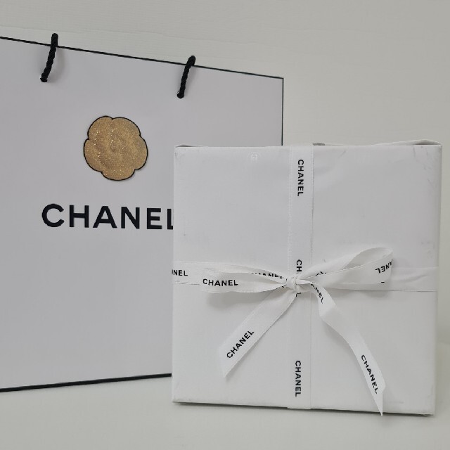 CHANEL(シャネル)のシャネル　ヘッドクッション付アイマスク　シンガポール限定 エンタメ/ホビーのコレクション(ノベルティグッズ)の商品写真