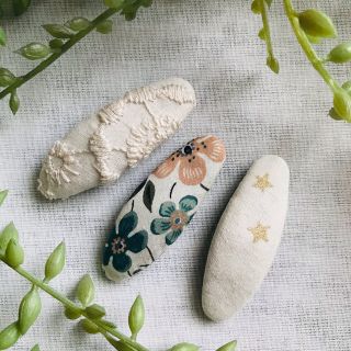 ボンポワン(Bonpoint)の錆びない　ぱっちんぴん　ヘアピン　髪飾り　可愛い　刺繍(ヘアアクセサリー)