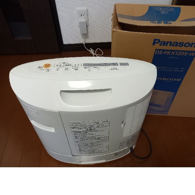 Panasonic(パナソニック)の値下げ！Panasonic 加湿セラミックファンヒーターDS-FKX1205 スマホ/家電/カメラの冷暖房/空調(ファンヒーター)の商品写真