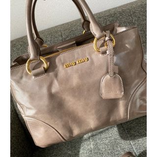 ミュウミュウ(miumiu)のmiumiu ショルダーバッグ　ハンドバッグ(ショルダーバッグ)