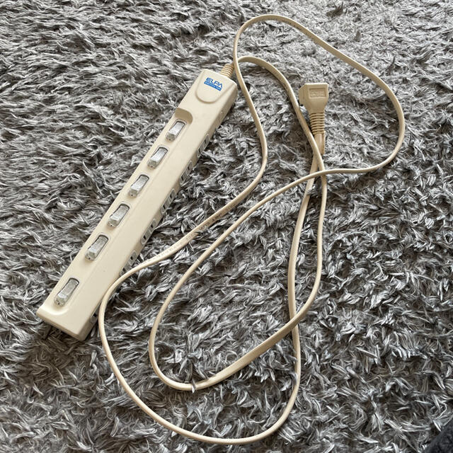 【美品】タコ足配線 スマホ/家電/カメラの生活家電(その他)の商品写真