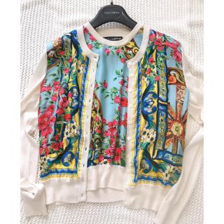 ドルチェアンドガッバーナ(DOLCE&GABBANA)の【専用】です。ドルチェアンドガッバーナ　ツインセット　カーディガン(カーディガン)