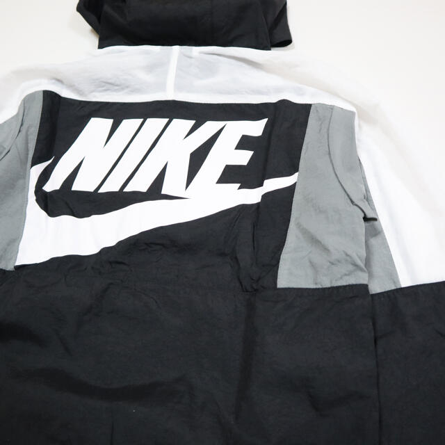 NIKE(ナイキ)の新品 ナイキ　NIKE キッズ ウィンドブレーカー ジャケット　140㎝ キッズ/ベビー/マタニティのキッズ服男の子用(90cm~)(ジャケット/上着)の商品写真