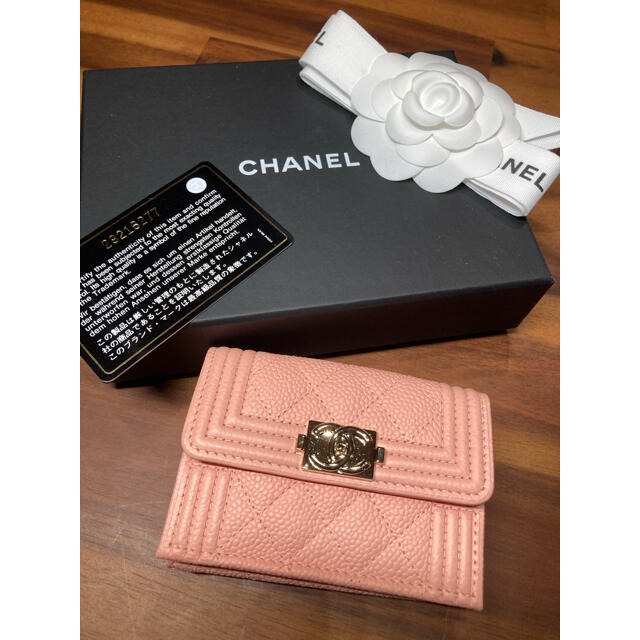最新入荷】 CHANEL ラブリーマムシャネル ボーイシャネル コンパクト