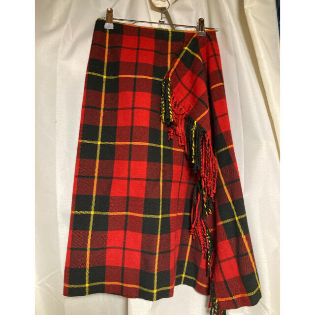 UNIQLO(ユニクロ)のUNIQLOユニクロ JWアンダーソンコラボ赤チェックスカート レディースのスカート(ひざ丈スカート)の商品写真