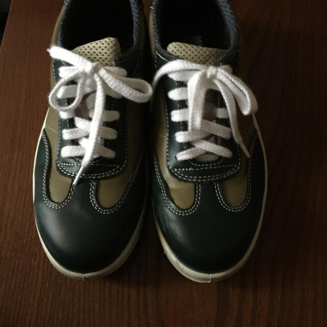 ミドリ安全(ミドリアンゼン)のヤマト運輸の旧型作業靴です。 レディースの靴/シューズ(その他)の商品写真