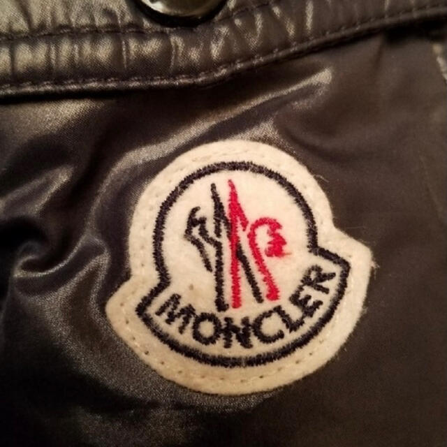 MONCLER(モンクレール)のMONCLER MOKA モンクレール　モカ　ネイビー レディースのジャケット/アウター(ダウンコート)の商品写真