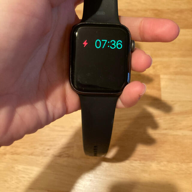 Apple Watch(アップルウォッチ)のapplewatch SERIES4 スペースグレー 44mm☆ メンズの時計(腕時計(デジタル))の商品写真