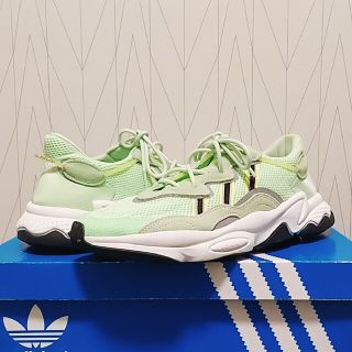 アディダス(adidas)の💴期間限定💴adidas OZWEEGO(スニーカー)