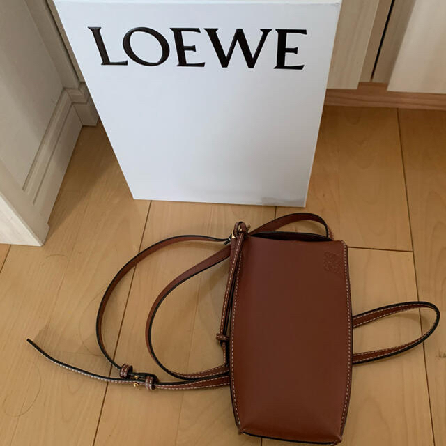 超話題新作 LOEWE ポーチ ショルダー ゲートポケット ロエベ LOEWE