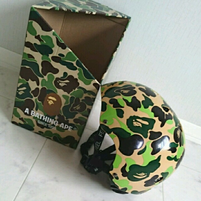 A BATHING APE(アベイシングエイプ)のLeo様専用です☆アベイシング エイプ キッズヘルメット  キッズ/ベビー/マタニティのキッズ/ベビー/マタニティ その他(その他)の商品写真