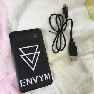 アンビー(ENVYM)のモバイルバッテリー(バッテリー/充電器)