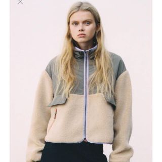 ザラ(ZARA)のボアブルゾン　ボアジャケット　ボアジャンパー(ブルゾン)