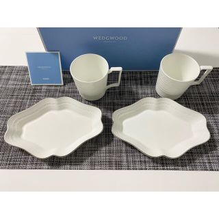 ウェッジウッド(WEDGWOOD)の箱付き✨【新品未使用】ウェッジウッド　インタグリオ　プレート&マグカップ　セット(食器)