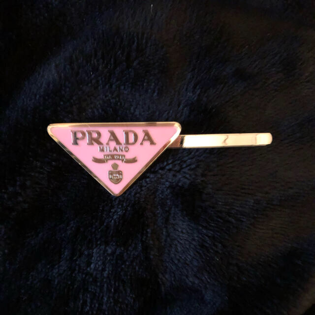 PRADA - 新品 PRADA ヘアピン ピンクの通販 by fabulous shop｜プラダならラクマ