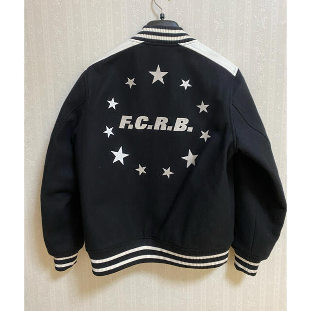 F.C.R.B.(エフシーアールビー)のうさぎどんどん様専用 メンズのジャケット/アウター(スタジャン)の商品写真