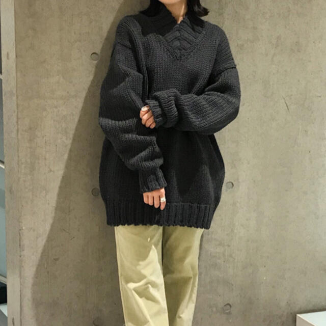 新品未使用　auralee wool vネックニット