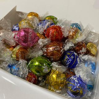 リンツ(Lindt)の【りん様ご専用】食べ比べ♪　リンツ　リンドール　20種のフレーバー×2粒セット(菓子/デザート)