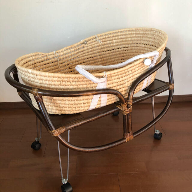 専用！！！！ゆりかご　籐　ラタン　枠のみ キッズ/ベビー/マタニティの寝具/家具(ベビーベッド)の商品写真