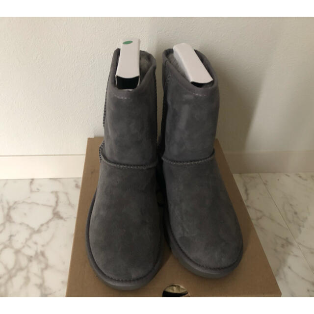 お値下げ????新品　UGG  キッズ　クラシック　ブーツ　ムートンブーツ　21cm