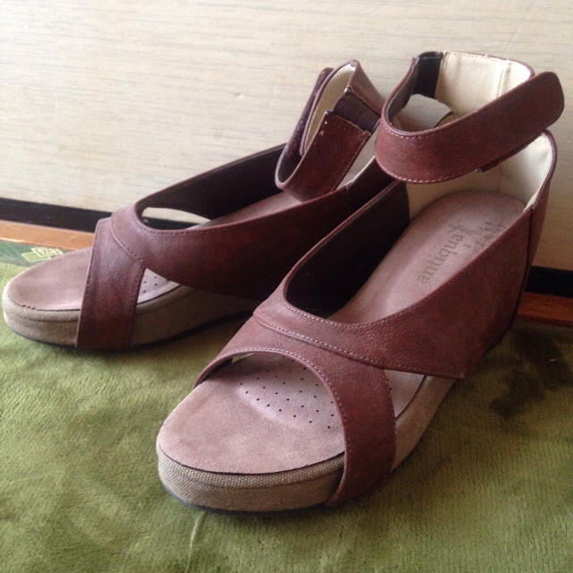 antiqua(アンティカ)の完売人気商品！大人女子のウェッジサンダル レディースの靴/シューズ(サンダル)の商品写真
