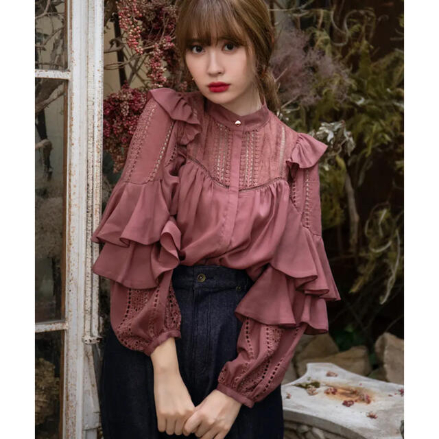 Puffed Sleeve Lace Blouse