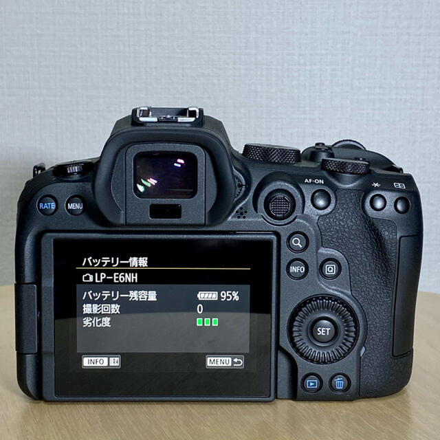 Canon(キヤノン)のeos R6 ボディ　新品同様 スマホ/家電/カメラのカメラ(ミラーレス一眼)の商品写真