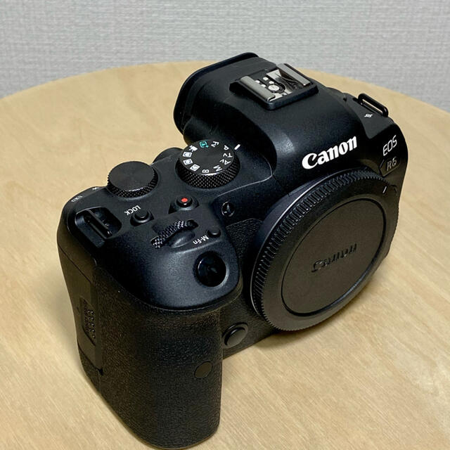 Canon(キヤノン)のeos R6 ボディ　新品同様 スマホ/家電/カメラのカメラ(ミラーレス一眼)の商品写真