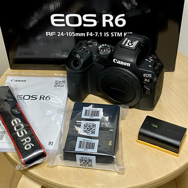 Canon(キヤノン)のeos R6 ボディ　新品同様 スマホ/家電/カメラのカメラ(ミラーレス一眼)の商品写真