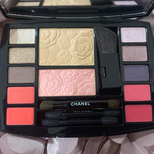 CHANEL トラベルメイクアップパレット未使用