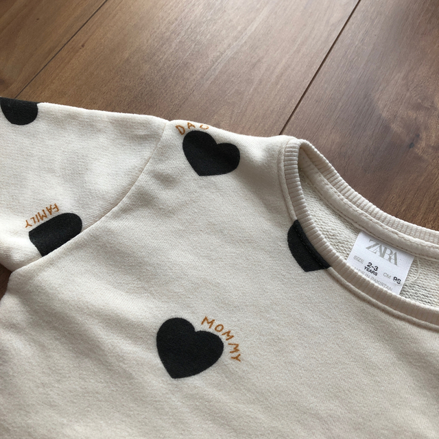 ZARA(ザラ)のzarababy   ハート柄　♡ トレーナー キッズ/ベビー/マタニティのキッズ服女の子用(90cm~)(Tシャツ/カットソー)の商品写真