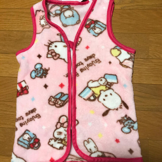 西松屋(ニシマツヤ)の「新品」スリーパー ベスト☆サンリオ キッズ/ベビー/マタニティのキッズ服女の子用(90cm~)(パジャマ)の商品写真