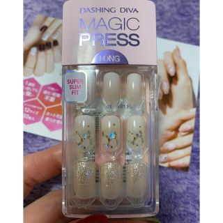 DASHING DIVA MAGIC PRESSネイルチップPure Branc コスメ/美容のネイル(つけ爪/ネイルチップ)の商品写真