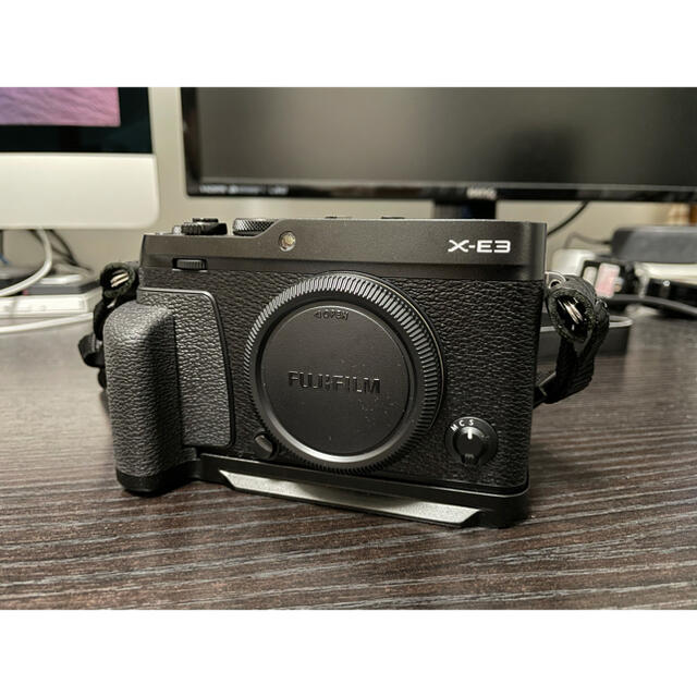 FUJIFILM X-E3 ボディ　専用グリップ付き