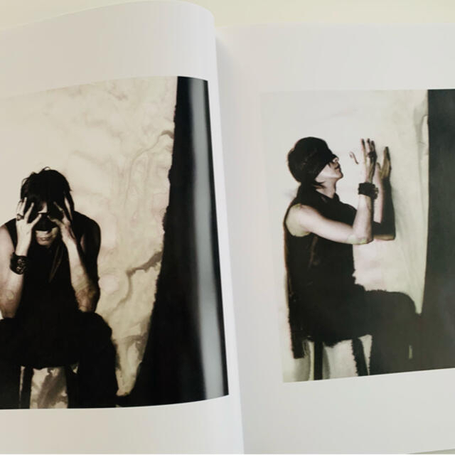 BUCK-TICK 櫻井敦司 写真集 SACRIFICE - ミュージシャン BUCK-TICK 櫻井敦司 写真集 SACRIFICE - ミュージシャン