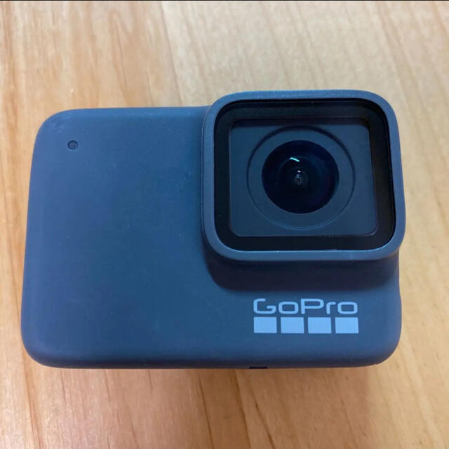 GoPro(ゴープロ)のGoPro HERO7 Silver スマホ/家電/カメラのカメラ(コンパクトデジタルカメラ)の商品写真