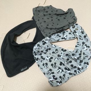 エイチアンドエム(H&M)の最終値下げ価格！H&M Mickey Mouseスタイ(ベビースタイ/よだれかけ)