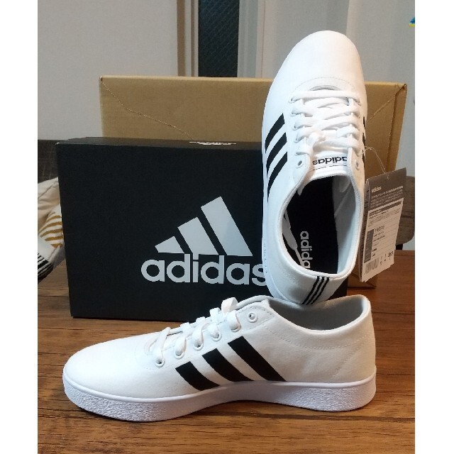 adidas(アディダス)の≪週末限定値下≫アディダス 定番スニーカー イージーバルク 新品 26.5cm メンズの靴/シューズ(スニーカー)の商品写真