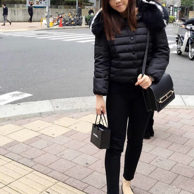 とも様(Freezla様)専用 miumiuファーダウンジャケット ブラック 黒 とも様(Freezla様)専用 miumiuファーダウンジャケット ブラック 黒
