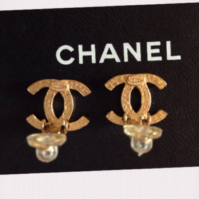 CHANEL イヤリング 2色使い | unimac.az
