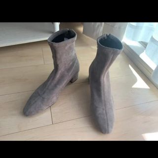 HIGH QUALITY GREY ANKLE BOOTS(新品)アンクルブーツ(ブーティ)