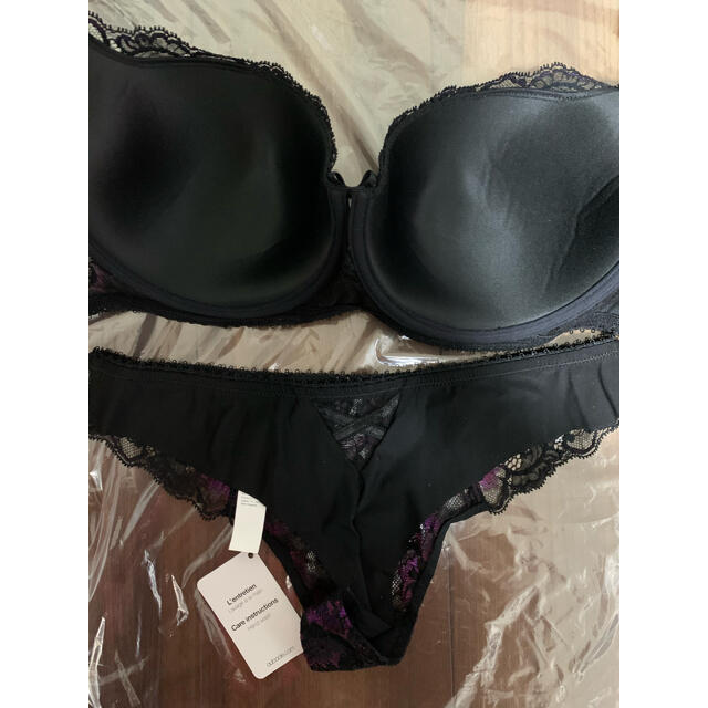 LA PERLA(ラペルラ)のAUBADEオーバドゥAMOUREUSE 75E/3 定価3.5万 レディースの下着/アンダーウェア(ブラ&ショーツセット)の商品写真