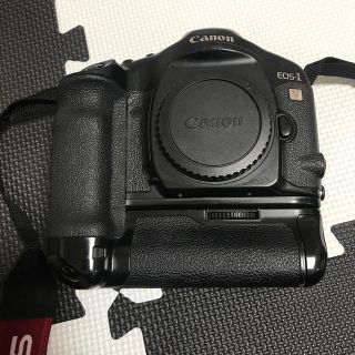 キヤノン(Canon)のCANON EOS-1V フィルムカメラ　ボディのみ(フィルムカメラ)