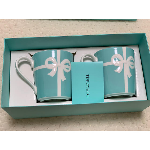 Tiffany & Co.(ティファニー)のtiffany&co ペアリボンマグカップ キッズ/ベビー/マタニティの授乳/お食事用品(マグカップ)の商品写真