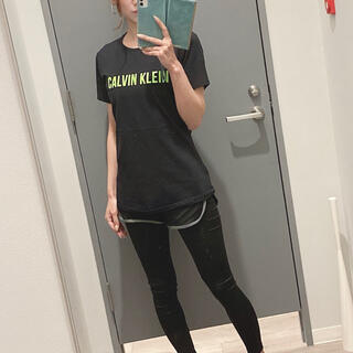 カルバンクライン(Calvin Klein)のカルバンクラインTシャツ　Sサイズ　黒　スポーツウェアにぴったり♡ 残り1点(Tシャツ(半袖/袖なし))