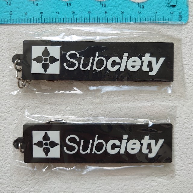 Subciety(サブサエティ)のサブサエティ　キーホールダー　2個セット エンタメ/ホビーのアニメグッズ(キーホルダー)の商品写真